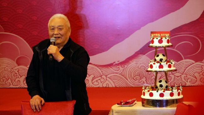 不自觉地渐渐变得越来越大