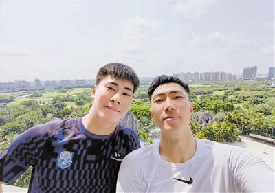 紧缚挣扎丨vk